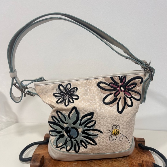 Coach Handbags - Vintage Coach White Floral Bumblebee Duffel Crossbody Bag F10871 Garden Fairy